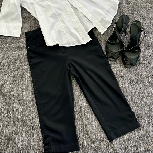 Black Stretch Capri Pants - Picture 4 of 4